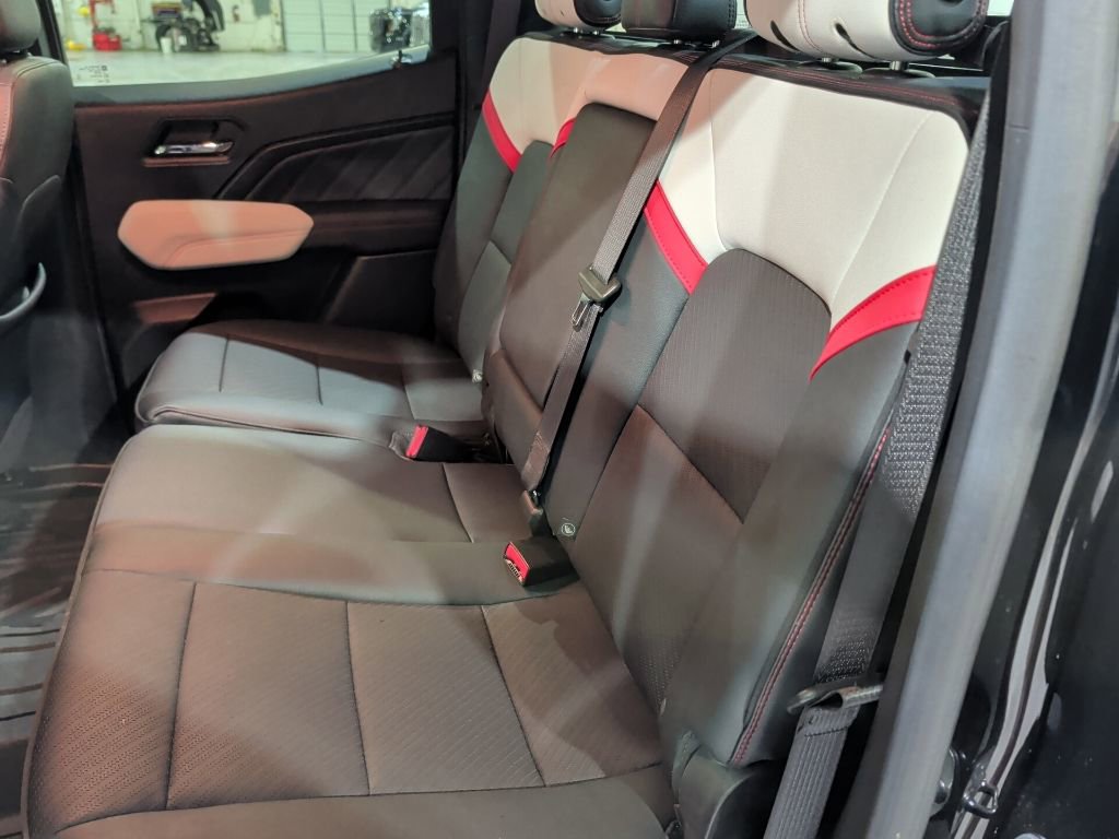 Used 2024 GMC Canyon AT4X image 15