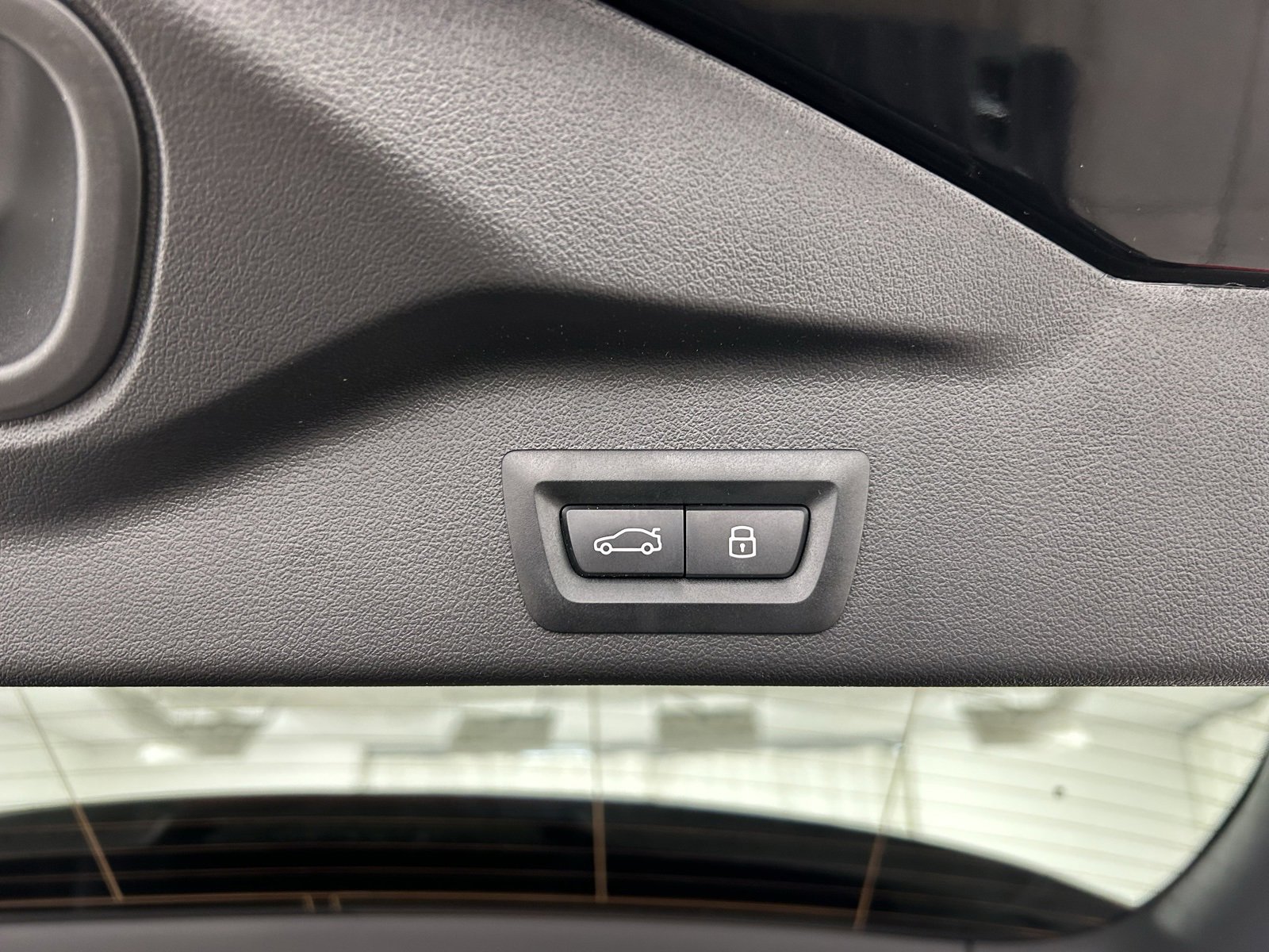 Used 2025 BMW X5 M60i image 40