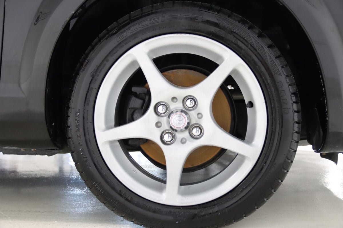 Used 2004 Toyota MR2 RWD image 82