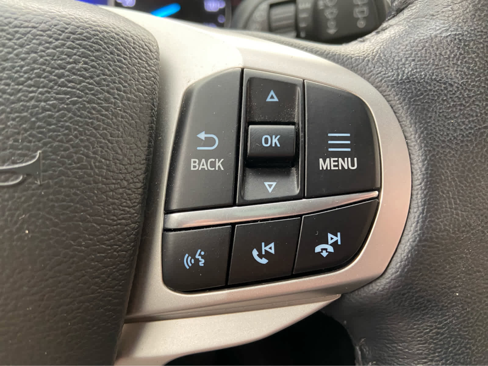 Used 2022 Ford Explorer XLT w/ Equipment Group 202A image 25