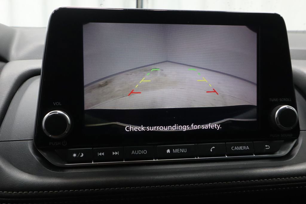 Certified 2025 Nissan Rogue SV FWD image 3