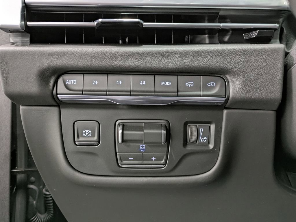 Used 2026 Cadillac Escalade Platinum Sport w/ LPO, Floor Liner Package AWD/4WD image 20