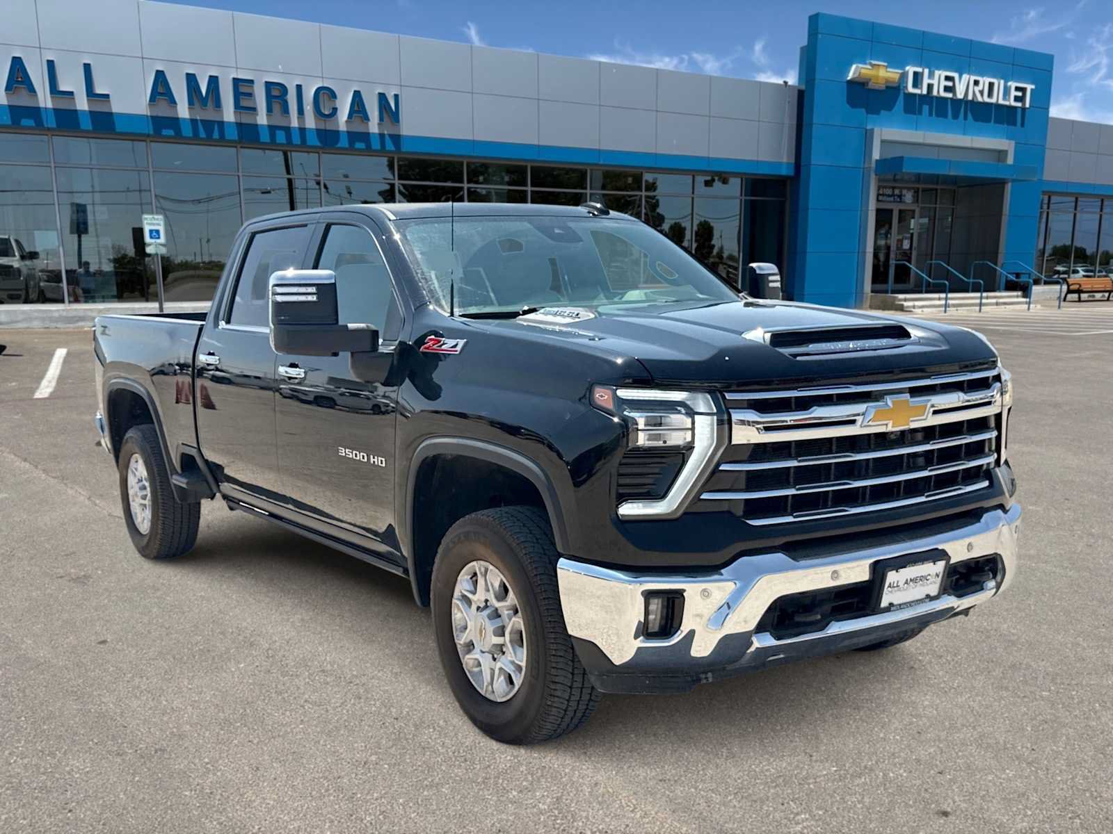 Used 2024 Chevrolet Silverado 3500 LTZ w/ LTZ Convenience Package AWD/4WD image 2