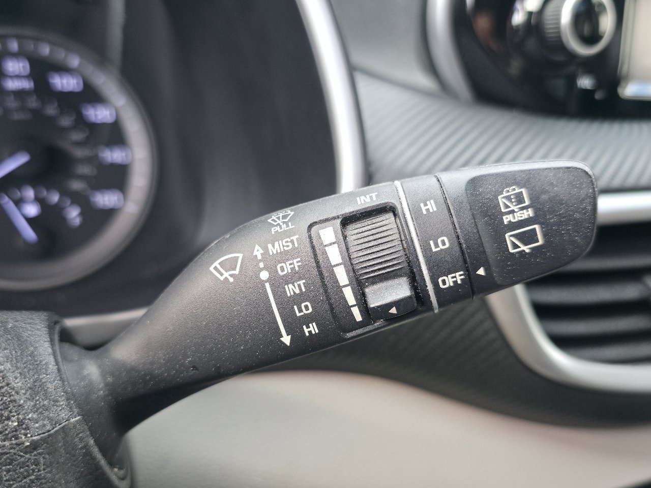 Used 2020 Hyundai Tucson SE image 30