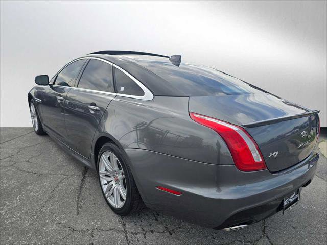 Used 2017 Jaguar XJ R-Sport image 5