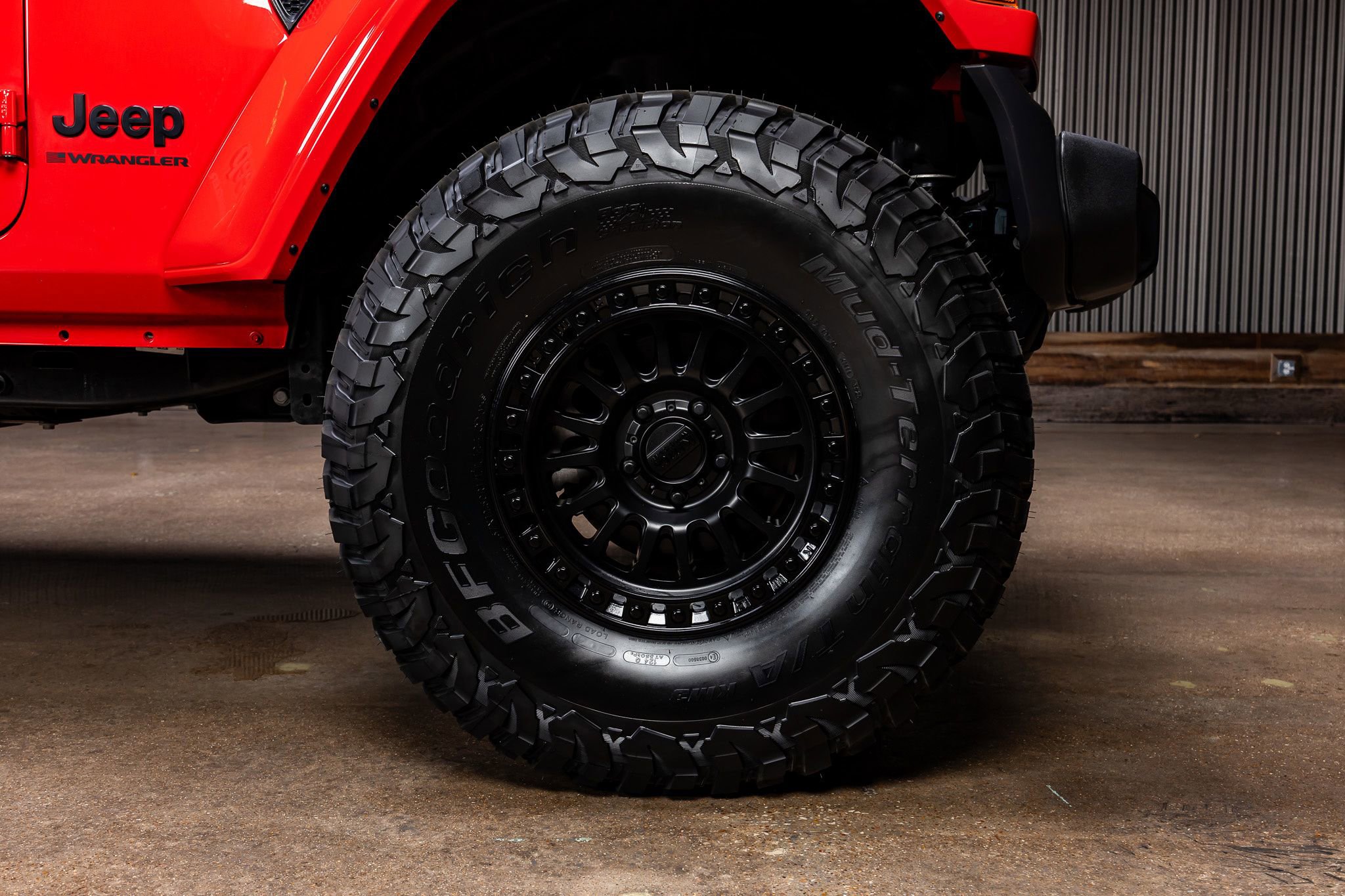 Used 2025 Jeep Wrangler Sport S image 12