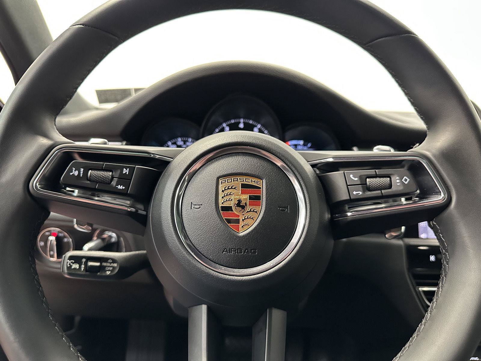 Certified 2026 Porsche Macan AWD/4WD image 25