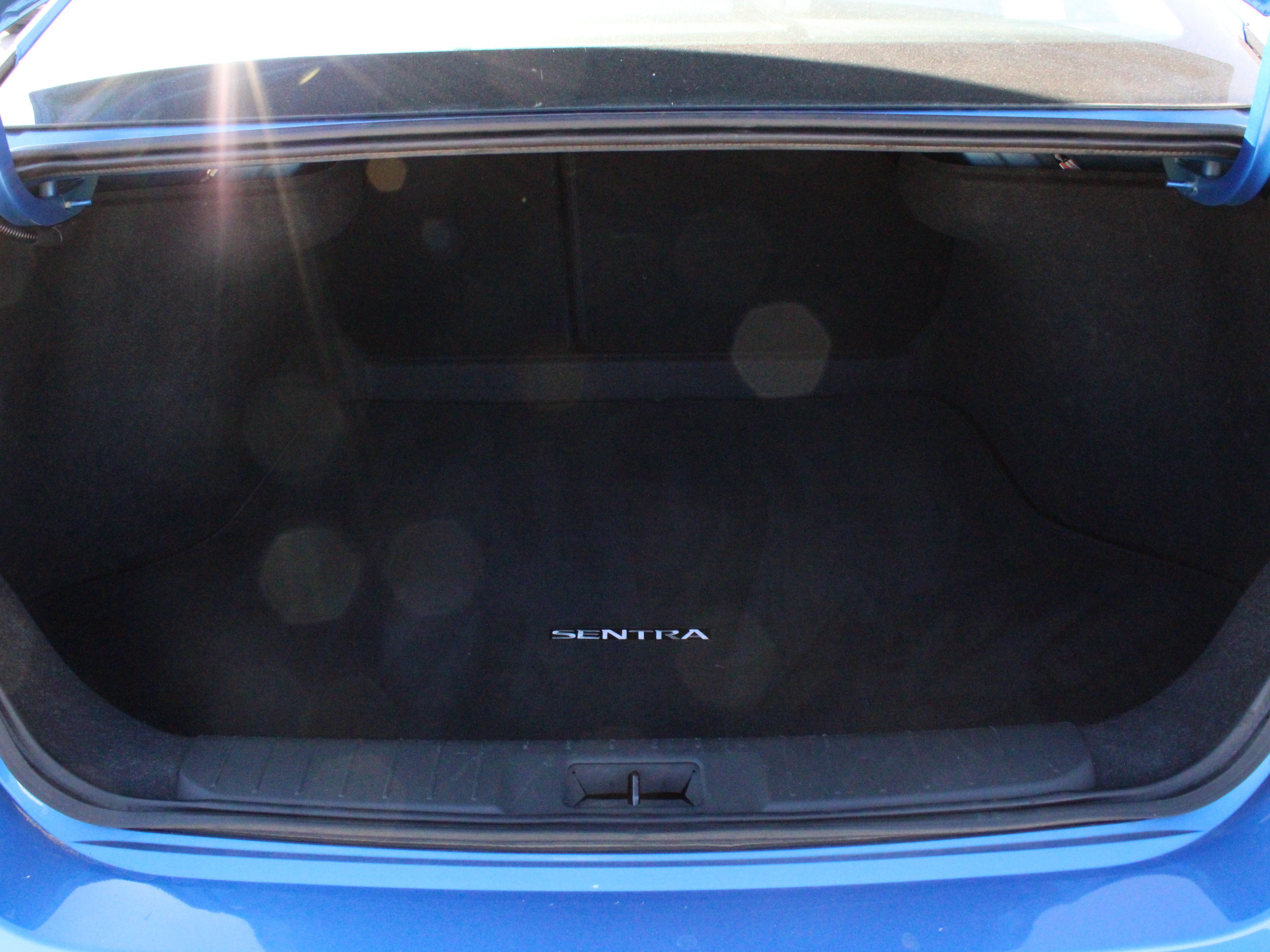 Used 2025 Nissan Sentra SV FWD image 16
