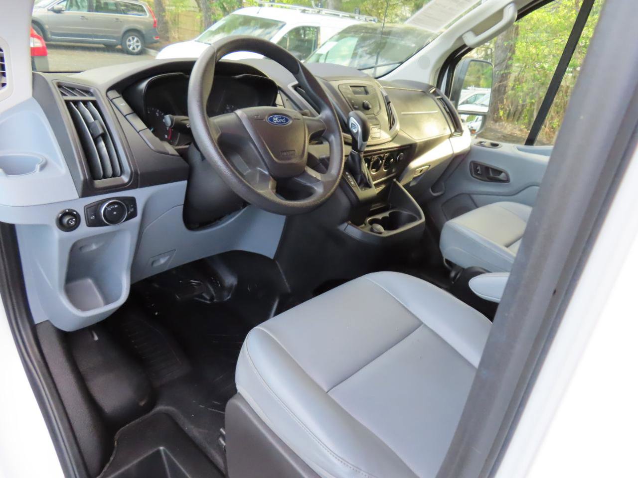 Used 2018 Ford Transit 250 130 Low Roof RWD image 16