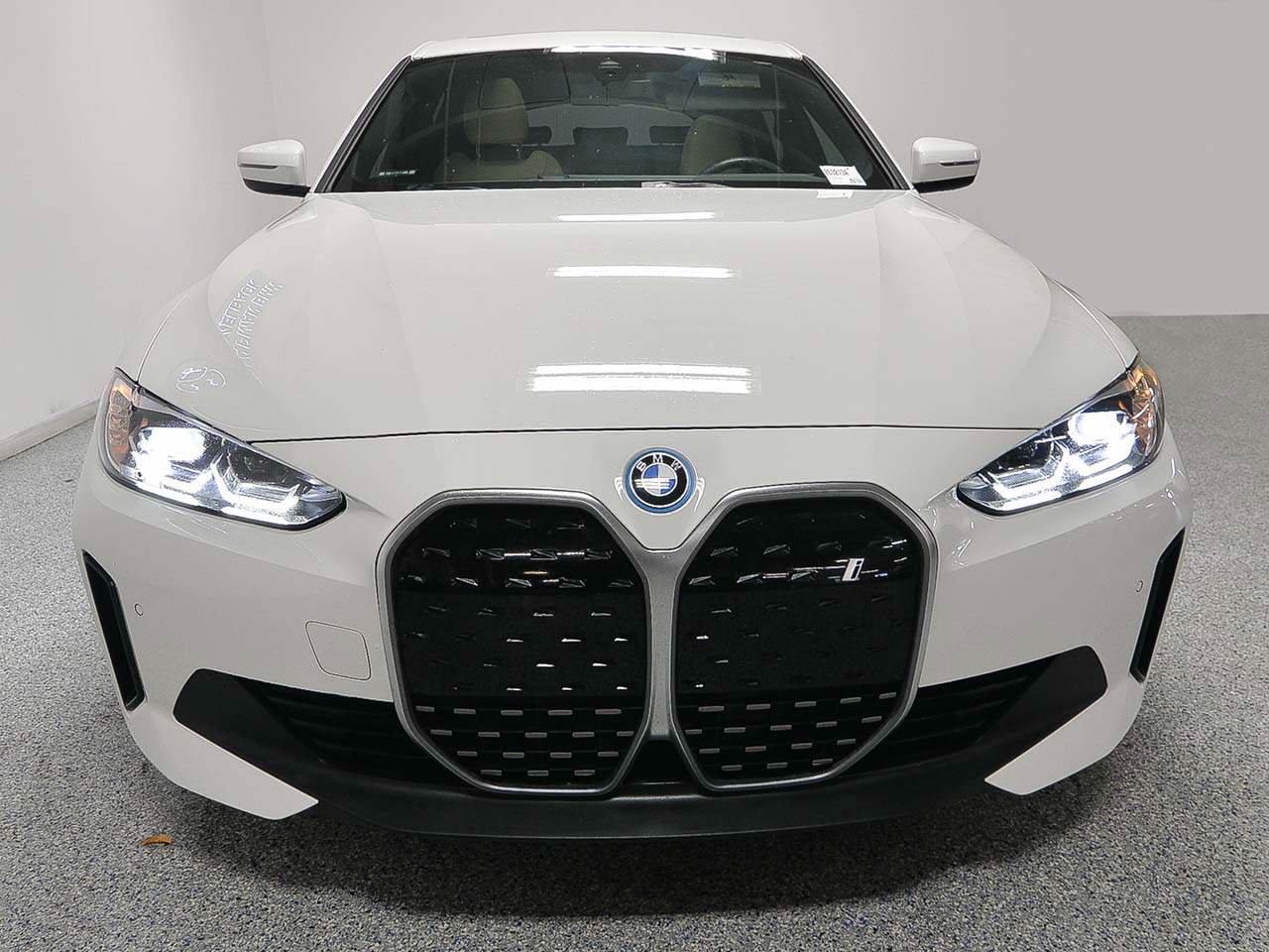 Used 2024 BMW i4 eDrive35 RWD image 2