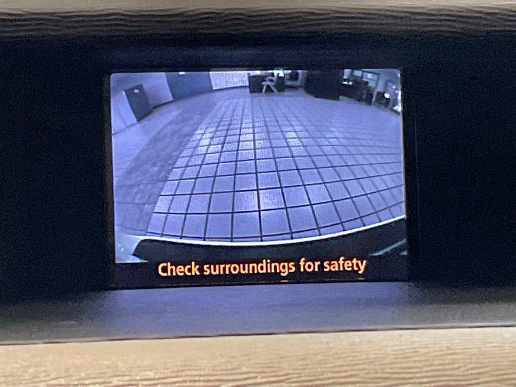 Used 2013 Toyota Sienna SE FWD image 16