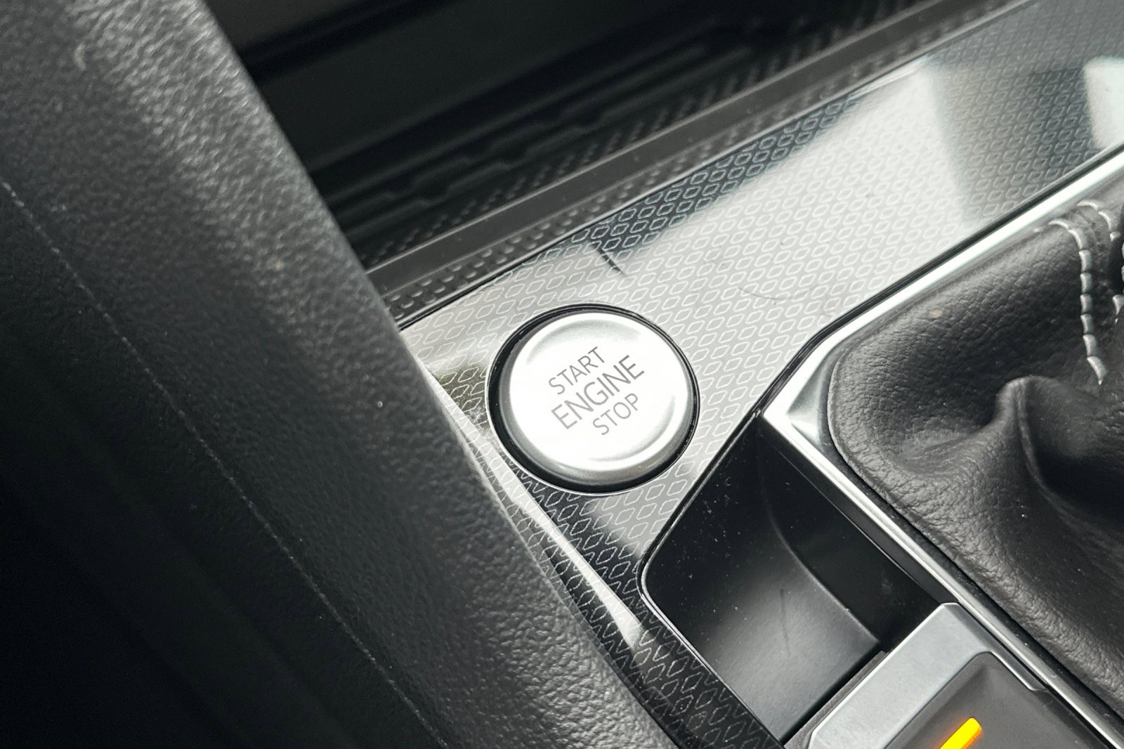 New 2026 Volkswagen Taos SE image 22