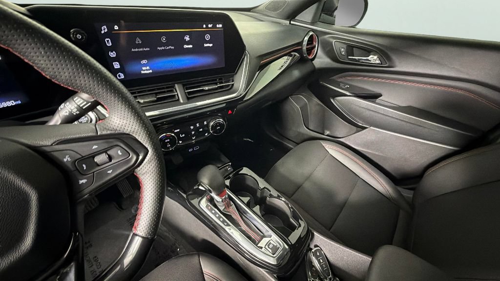 Certified 2024 Chevrolet Trax RS w/ Sunroof Package FWD image 19