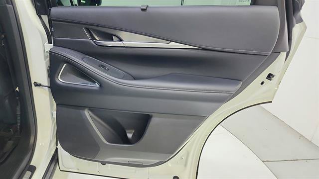 Used 2024 INFINITI QX60 Luxe w/ Vision Package FWD image 35