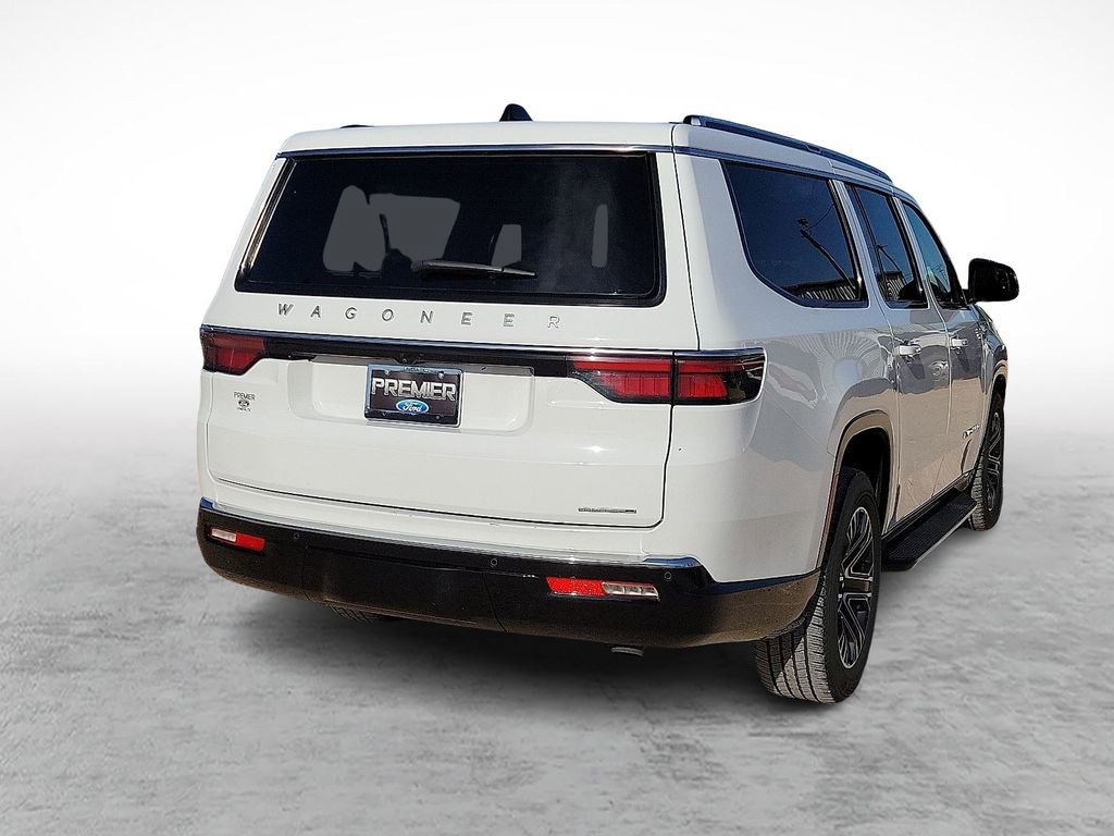Used 2024 Jeep Wagoneer L Series II RWD image 10