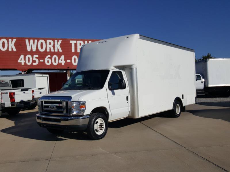 Used 2016 Ford E-450 and Econoline 450 Super Duty RWD image 3