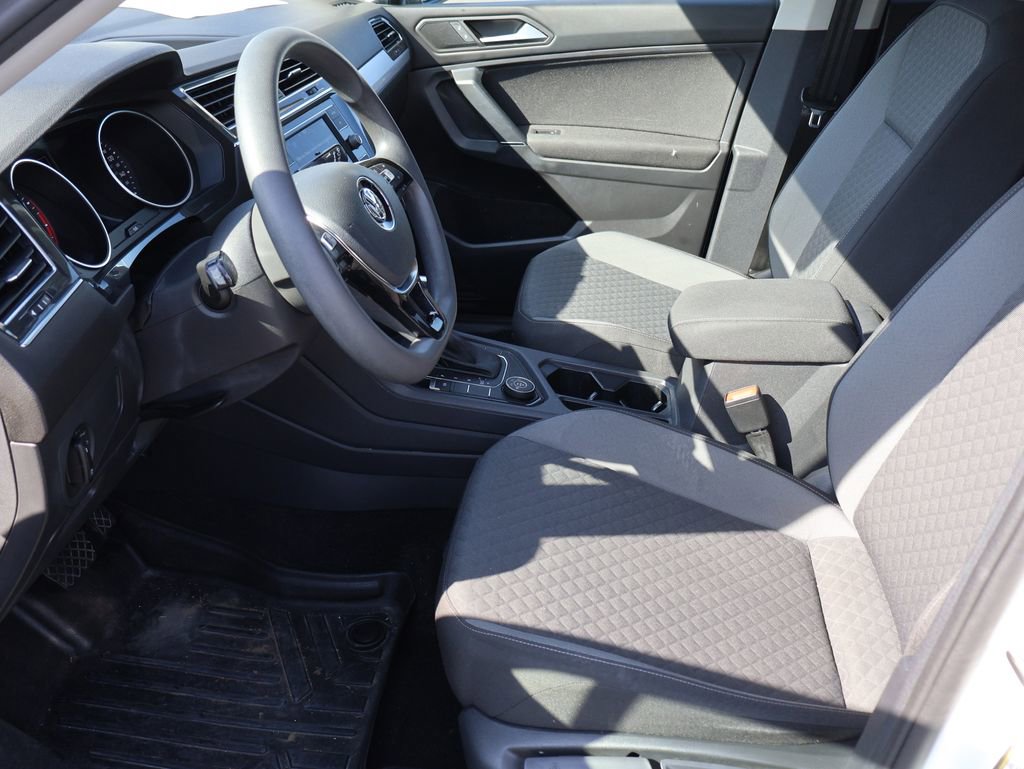 Used 2020 Volkswagen Tiguan S image 40