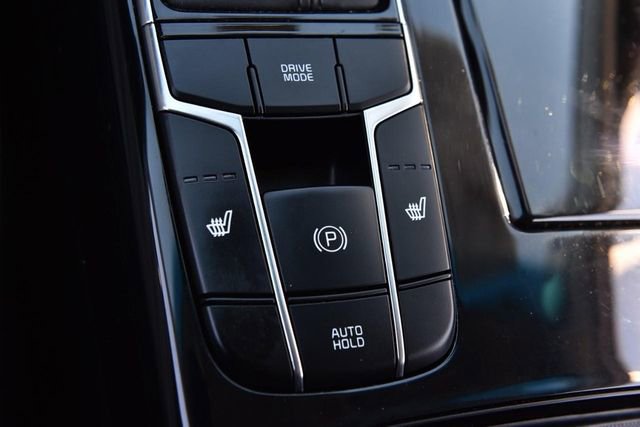 Used 2019 Kia Cadenza Technology image 17