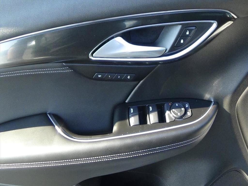Used 2025 Buick Envision Preferred AWD/4WD image 13