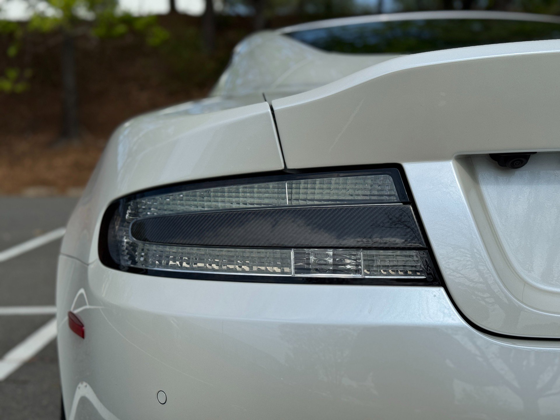 Used 2015 Aston Martin DB9 Coupe image 25