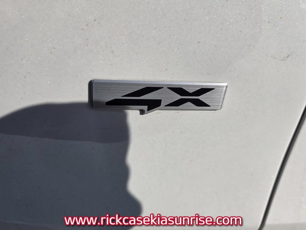 Used 2024 Kia Seltos SX w/ SX Sunroof Package AWD/4WD image 7