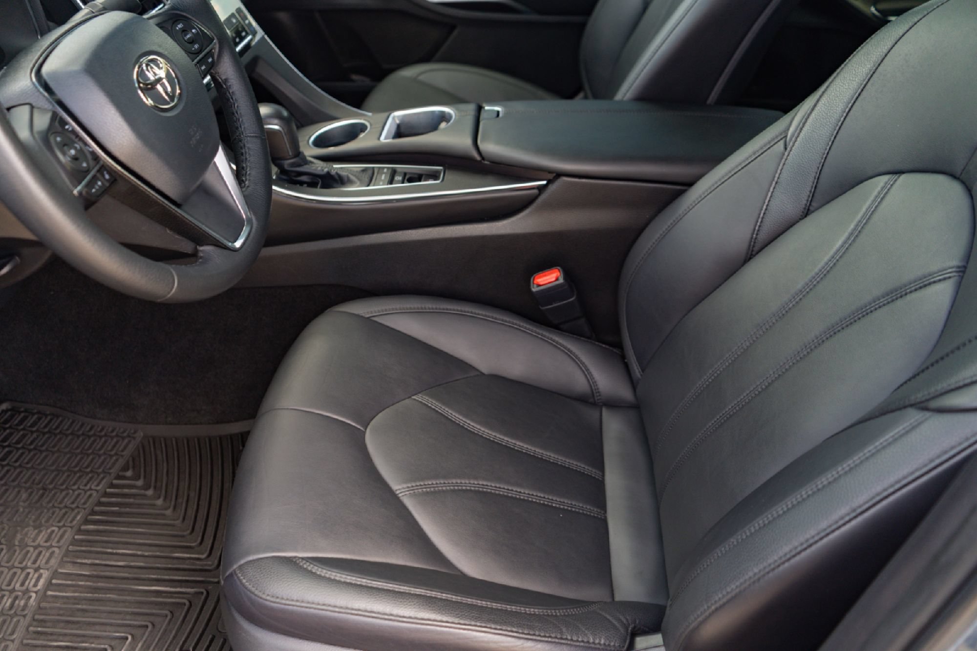 Used 2021 Toyota Avalon XLE FWD image 9