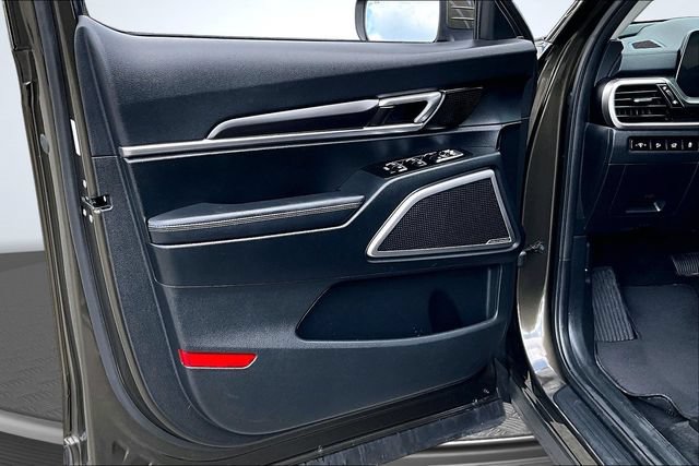 Used 2025 Kia Telluride S AWD/4WD image 19