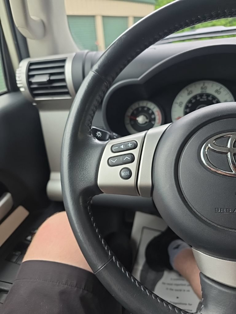 Used 2014 Toyota FJ Cruiser 4WD w/ Upgrade Package image 29