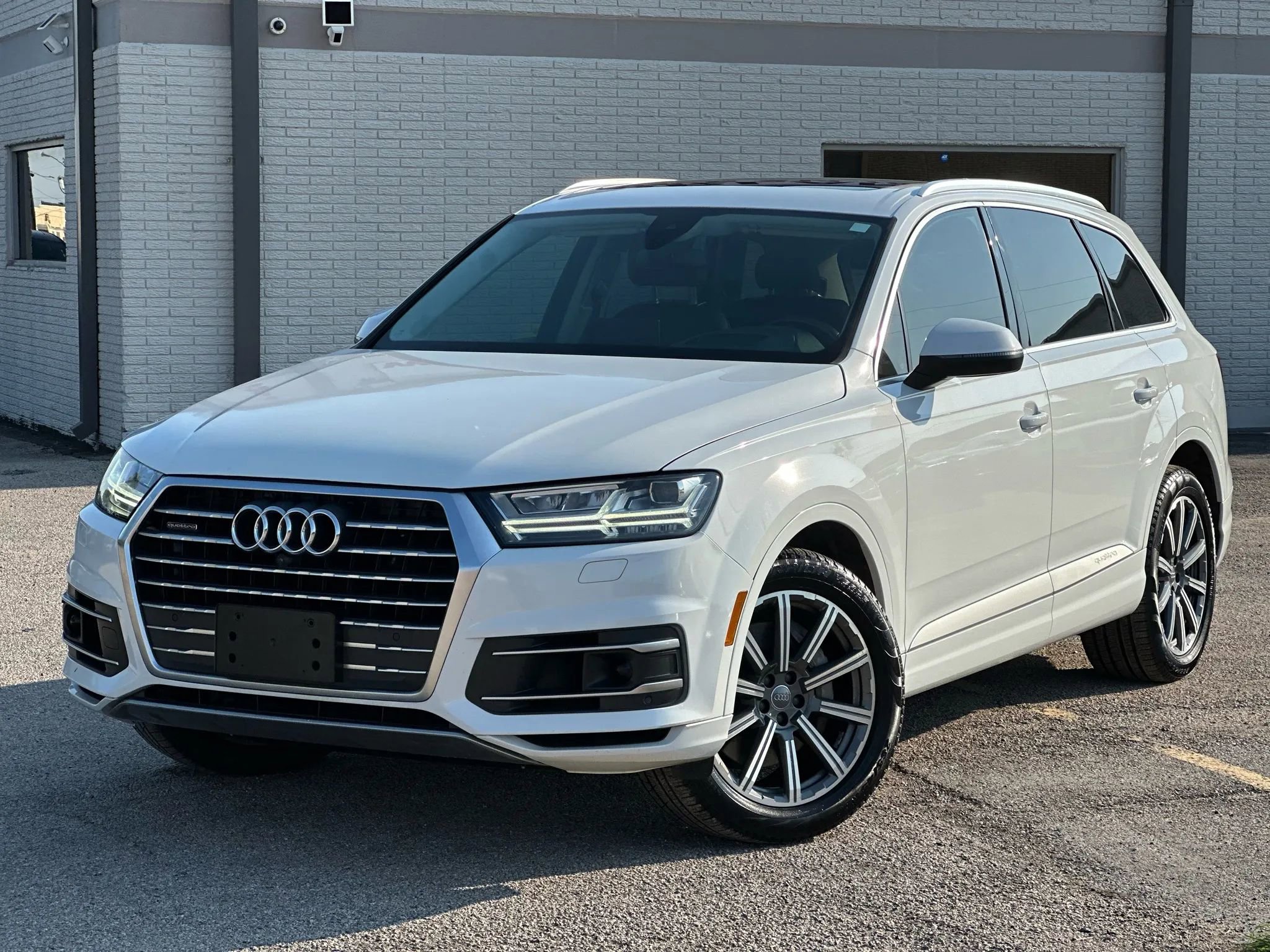 Used 2018 Audi Q7 3.0T Prestige w/ Prestige Package image 2