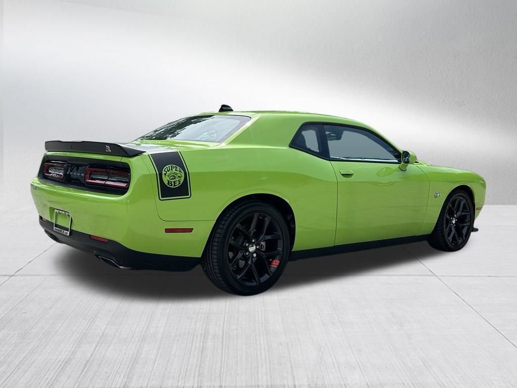 Used 2023 Dodge Challenger R/T RWD image 5