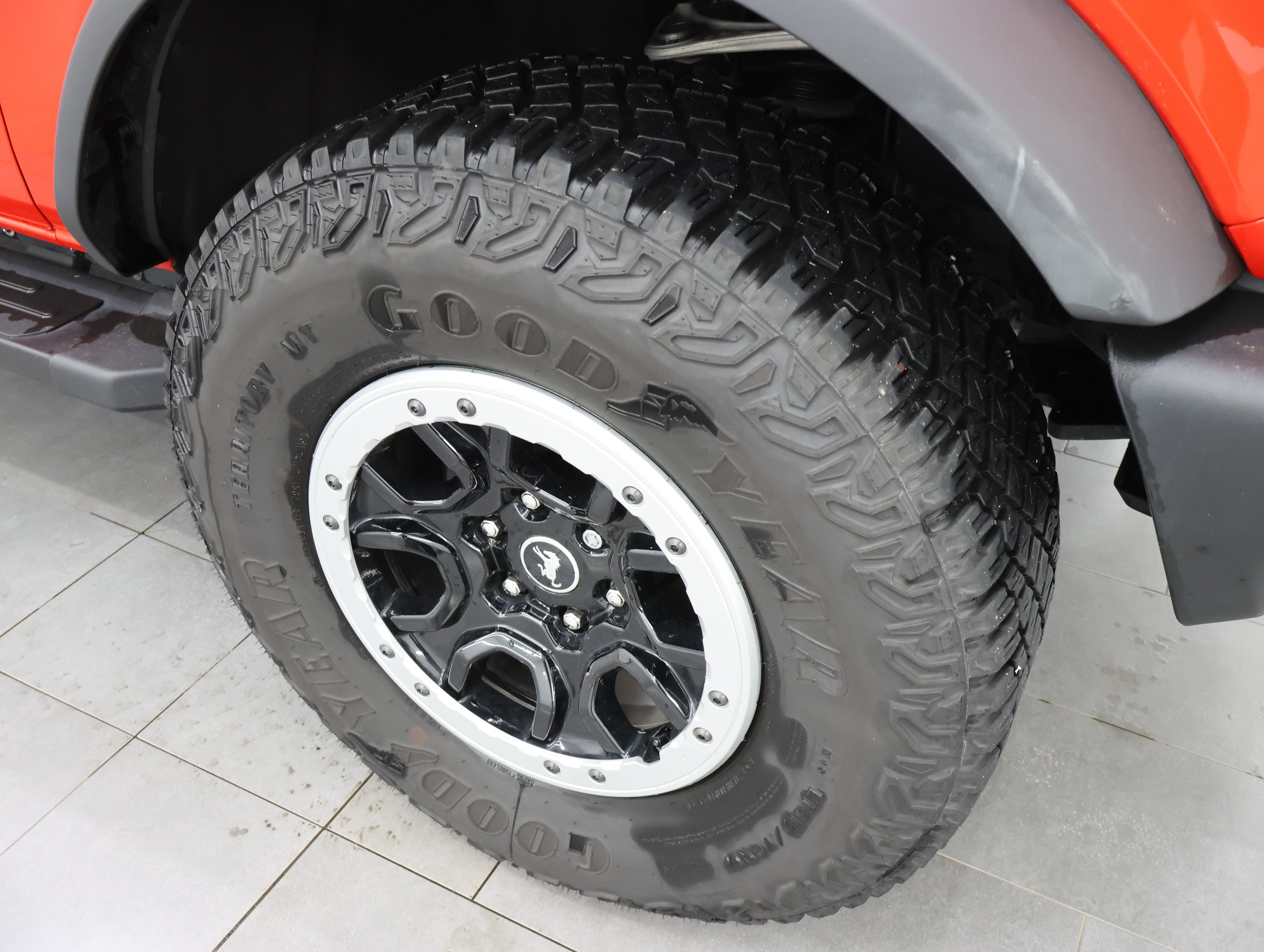 Used 2024 Ford Bronco Outer Banks w/ Sasquatch Package AWD/4WD image 3
