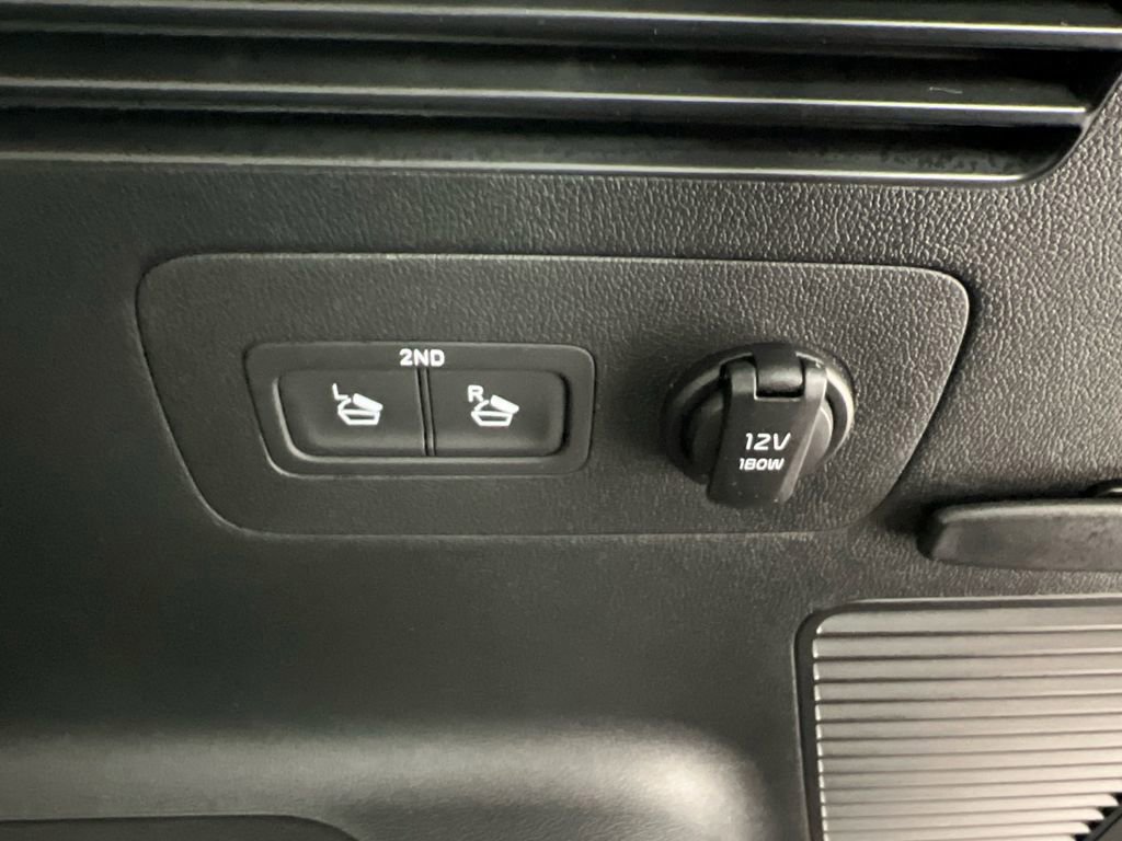 Used 2025 Kia Sorento S image 37