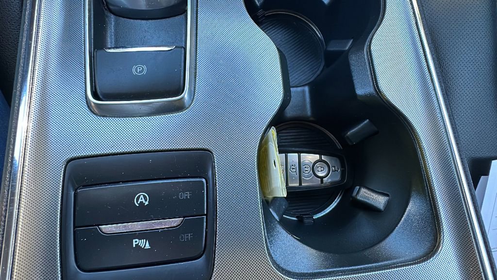 Used 2023 Ford Edge Titanium w/ Equipment Group 301A image 17