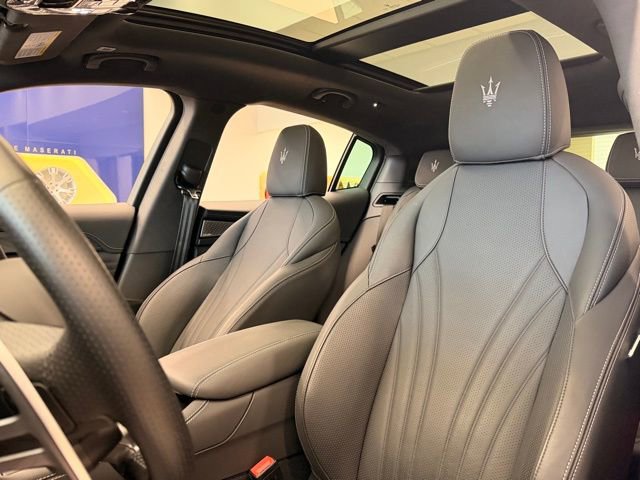 Used 2025 Maserati Grecale Modena image 14