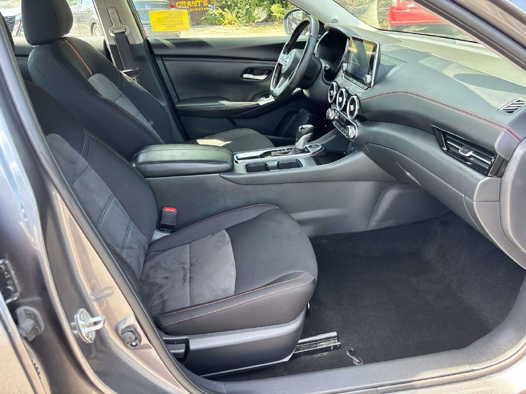 Used 2024 Nissan Sentra SR FWD image 15