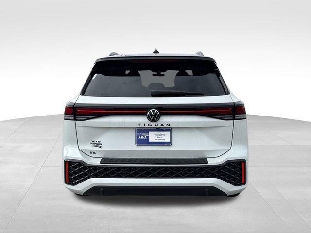 New 2026 Volkswagen Tiguan SE R-Line FWD image 4