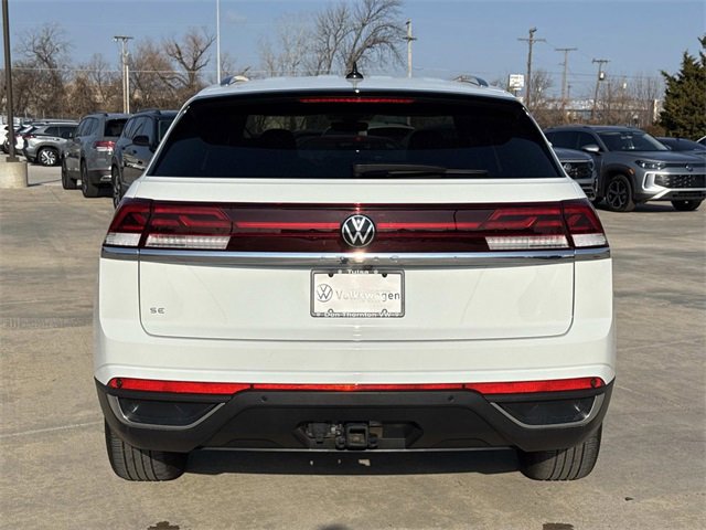 Certified 2025 Volkswagen Atlas Cross Sport SE image 3