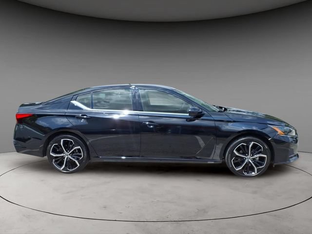 Certified 2025 Nissan Altima 2.5 SR FWD image 11