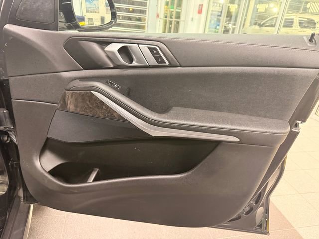 Used 2022 BMW X5 xDrive40i w/ Climate Comfort Package image 46