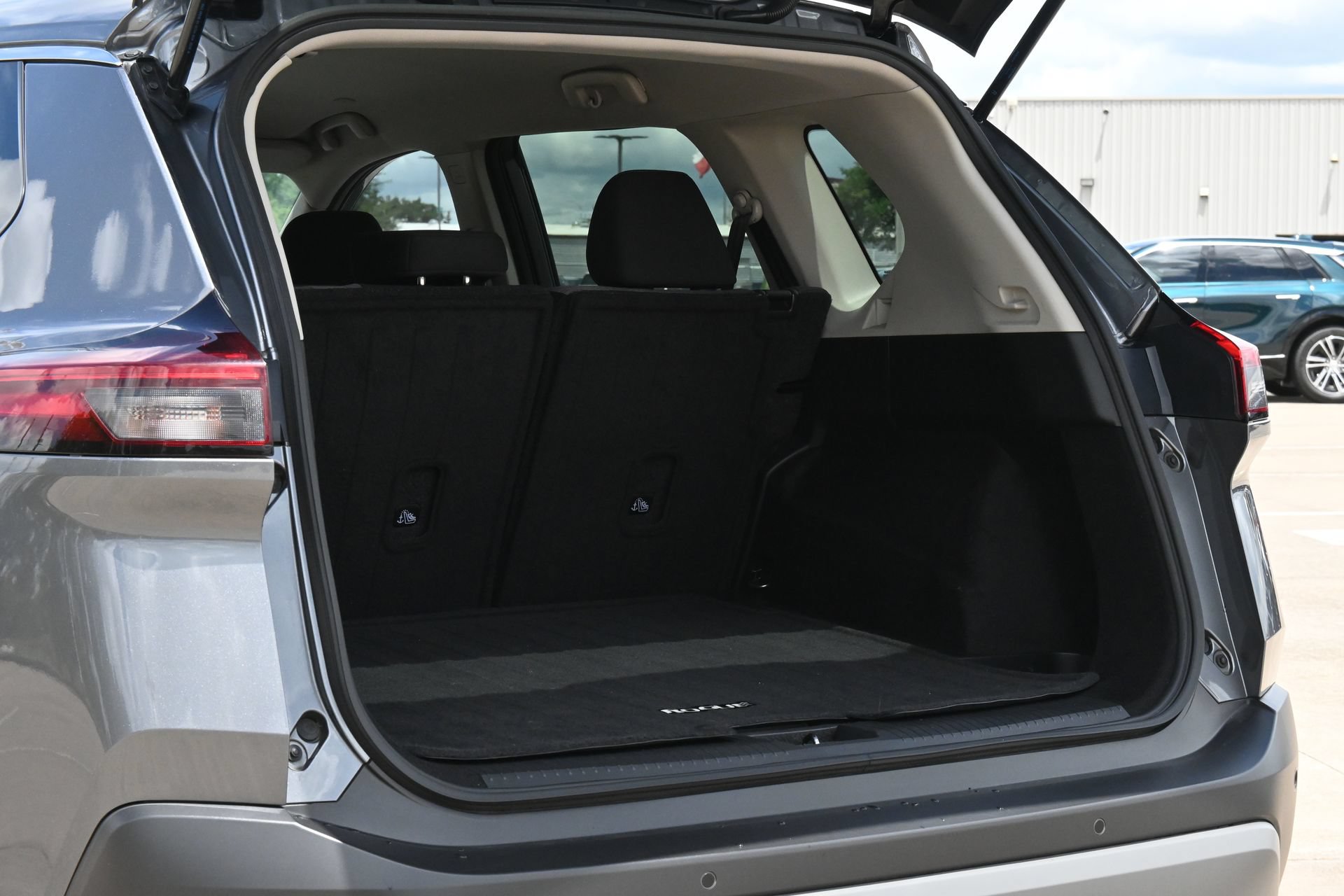 Used 2023 Nissan Rogue SV AWD/4WD image 22