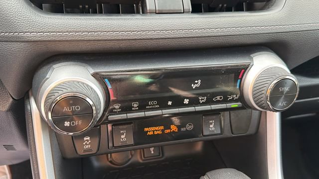 Used 2021 Toyota RAV4 XLE w/ Convenience Package AWD/4WD image 14