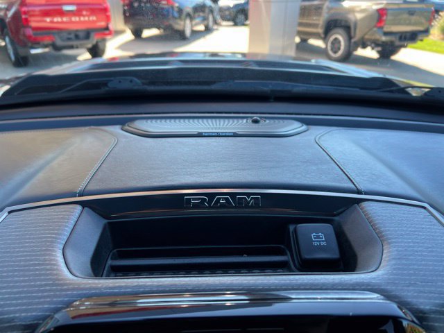 Used 2020 RAM 1500 Limited w/ Black Appearance Package AWD/4WD image 16
