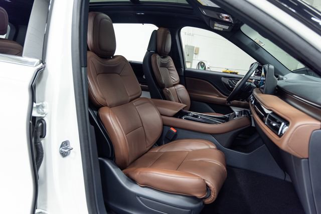 Used 2025 Lincoln Aviator Reserve w/ Equipment Group 201A image 25