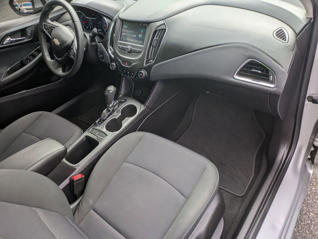Used 2017 Chevrolet Cruze LT w/ Convenience Package image 25
