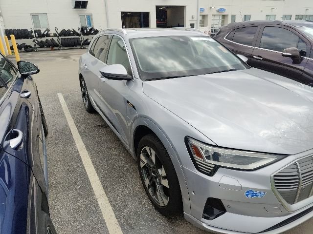 Used 2021 Audi e-tron Premium Plus w/ Premium Plus Package image 23