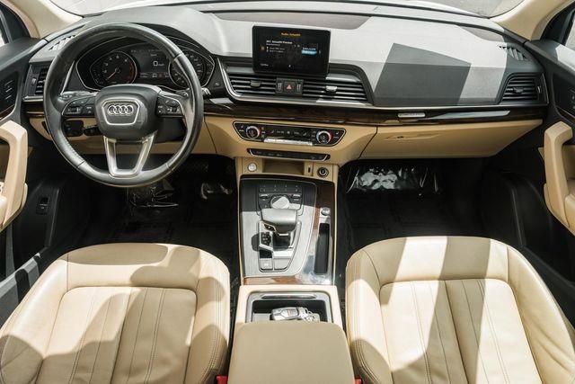 Used 2019 Audi Q5 2.0T Premium w/ Convenience Package image 4