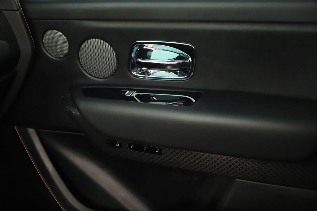 Used 2025 Rolls-Royce Cullinan Black Badge image 31