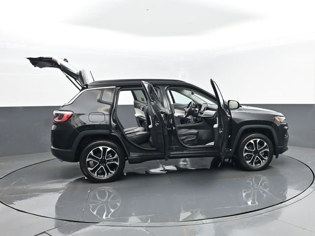Used 2022 Jeep Compass Limited image 29