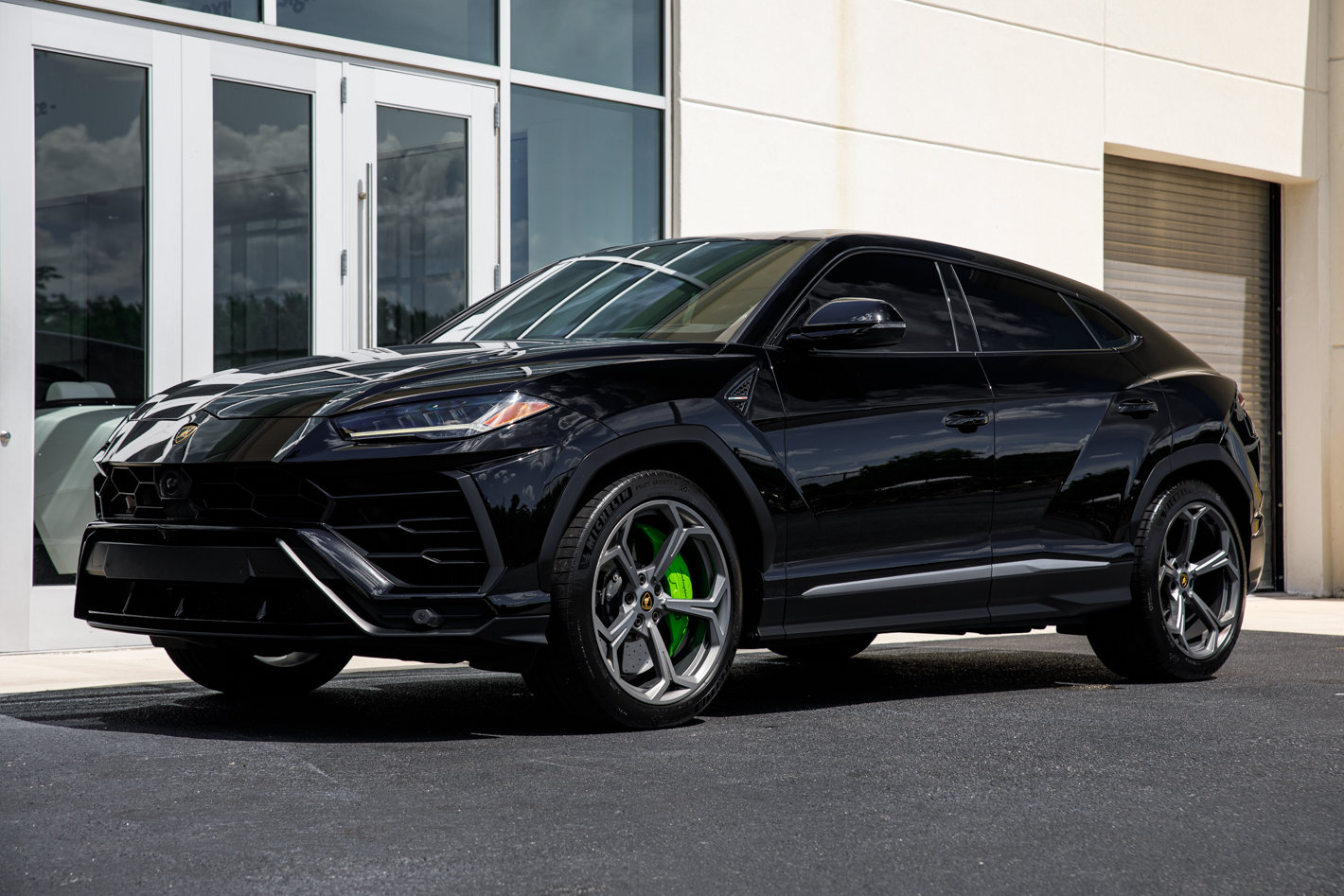 Used 2022 Lamborghini Urus AWD/4WD image 4