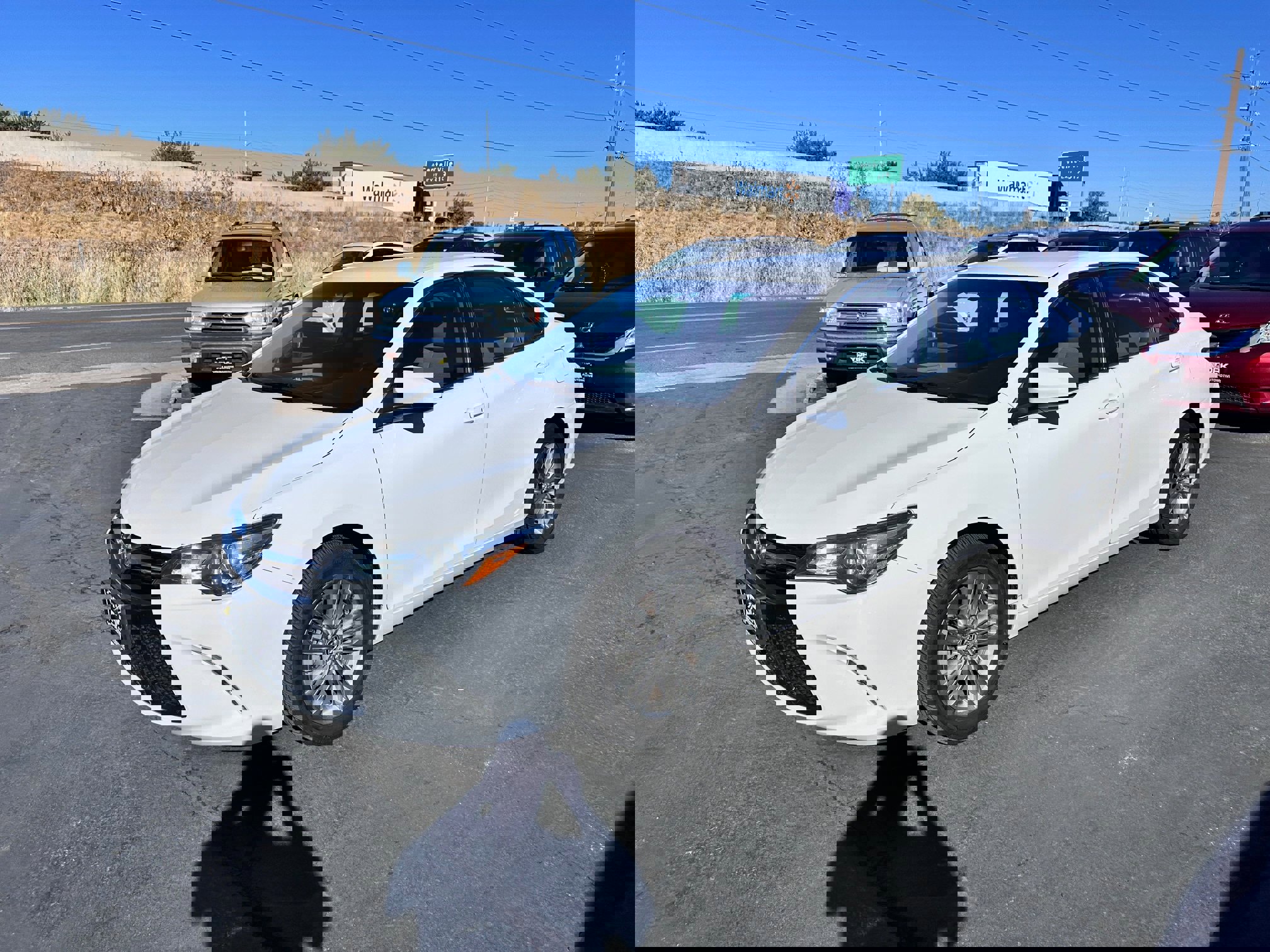 Used 2017 Toyota Camry SE image 2